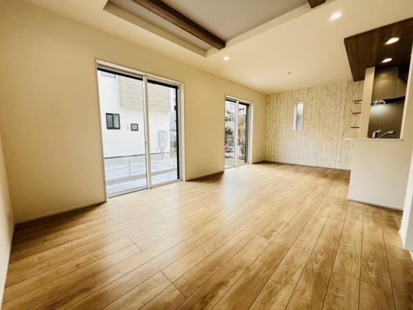 �_�ސ쌧������s�~���̐V�z��ˌ��Ẵ��r���O