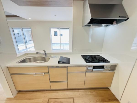 �_�ސ쌧������s�~���̐V�z��ˌ��ẴL�b�`��