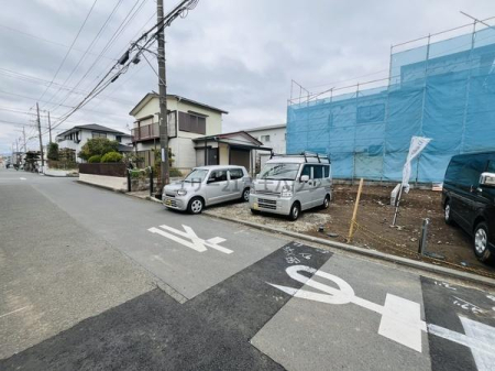 �_�ސ쌧������s���c4���ڂ̐V�z��ˌ��Ă̑O�ʓ��H�܂ތ��n�ʐ^