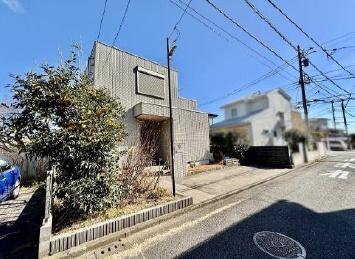 �_�ސ쌧����s�T���2���ڂ̒��È�ˌ��Ă̑O�ʓ��H�܂ތ��n�ʐ^