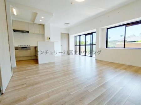 �_�ސ쌧������s���h�̒��Ã}���V�����̃��r���O