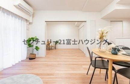 �_�ސ쌧����s�{����5���ڂ̒��Ã}���V�����̃��r���O