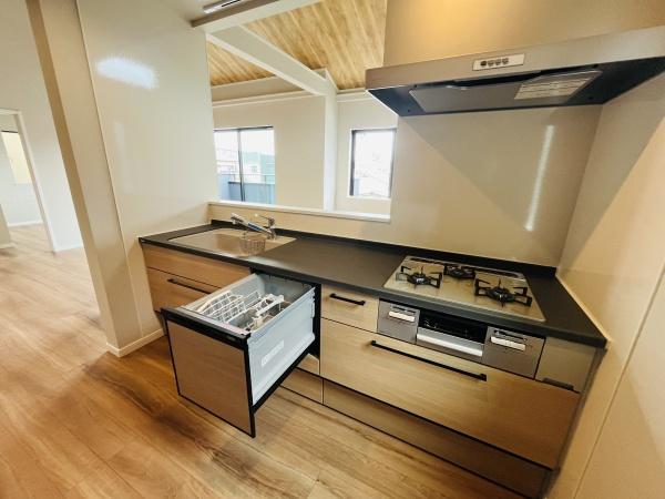 �_�ސ쌧������s������2���ڂ̐V�z��ˌ��ẴL�b�`��