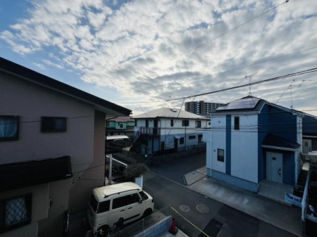 �_�ސ쌧������s�����̐V�z��ˌ��Ă̏Z�˂���̒��]�ʐ^