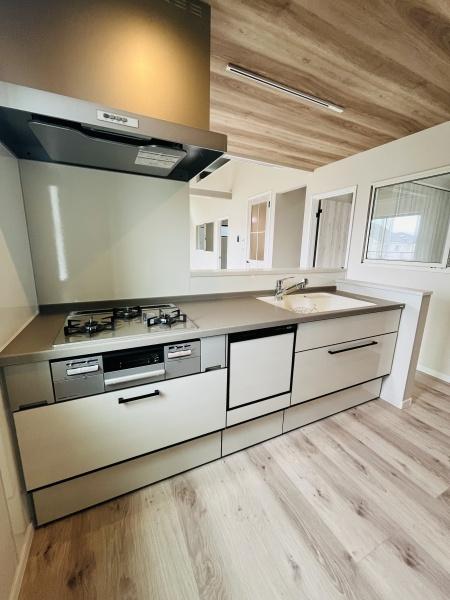 �_�ސ쌧������s������2���ڂ̐V�z��ˌ��ẴL�b�`��