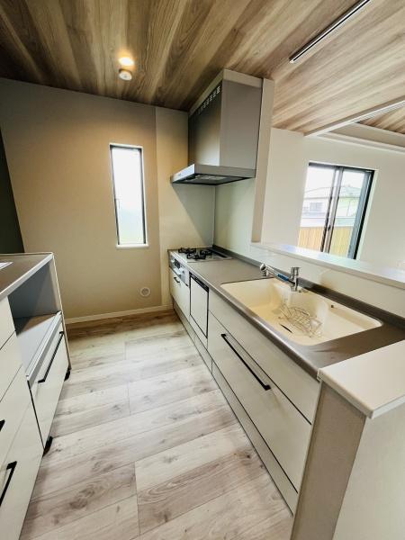 �_�ސ쌧������s������2���ڂ̐V�z��ˌ��ẴL�b�`��