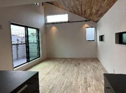 �_�ސ쌧����s�����C��7���ڂ̐V�z��ˌ��Ẵ��r���O