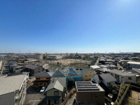 �_�ސ쌧�ɐ����s�Γc�̒��Ã}���V�����̏Z�˂���̒��]�ʐ^