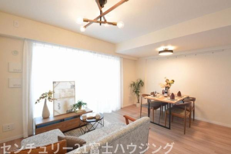 �_�ސ쌧����s����������3���ڂ̒��Ã}���V�����̃��r���O