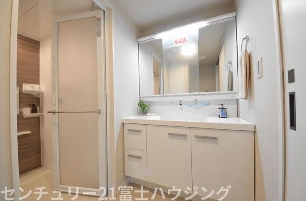 �_�ސ쌧����s����������3���ڂ̒��Ã}���V�����̐��ʑ�E���ʏ�