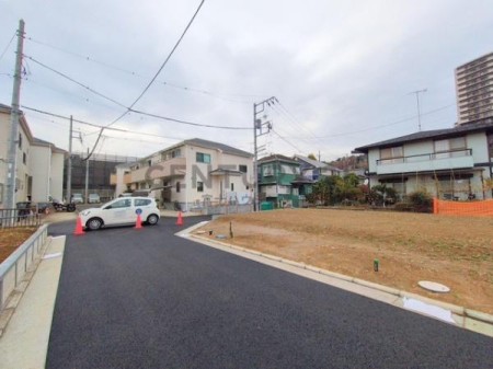 �_�ސ쌧������s�Ï��̓y�n�̑O�ʓ��H�܂ތ��n�ʐ^