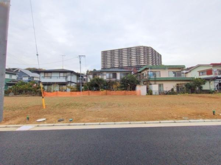 �_�ސ쌧������s�Ï��̓y�n�̑O�ʓ��H�܂ތ��n�ʐ^