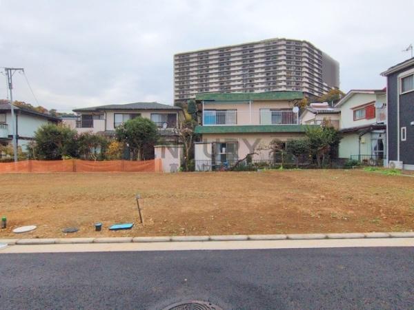 �_�ސ쌧������s�Ï��̓y�n�̑O�ʓ��H�܂ތ��n�ʐ^