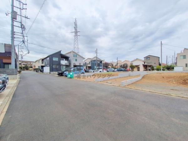 �_�ސ쌧������s�{��3���ڂ̓y�n�̑O�ʓ��H�܂ތ��n�ʐ^