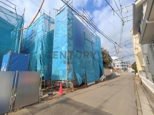 �_�ސ쌧������s�~���̐V�z��ˌ��Ă̑O�ʓ��H�܂ތ��n�ʐ^