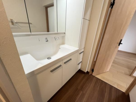 �_�ސ쌧������s�~��1���ڂ̒��Ã}���V�����̐��ʑ�E���ʏ�