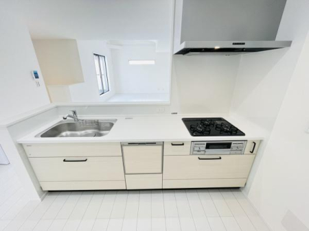 �_�ސ쌧������s�l�V���̐V�z��ˌ��ẴL�b�`��