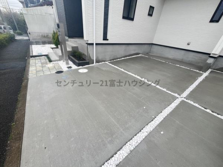 �_�ސ쌧������s��̐V�z��ˌ��Ă̒��ԏ�