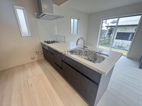 �_�ސ쌧������s��̐V�z��ˌ��ẴL�b�`��