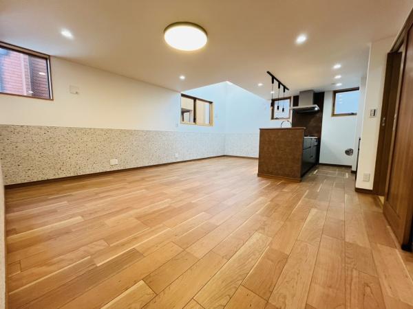 �_�ސ쌧������s�l�|3���ڂ̐V�z��ˌ��Ẵ��r���O