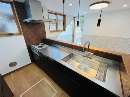 �_�ސ쌧������s�l�|3���ڂ̐V�z��ˌ��ẴL�b�`��