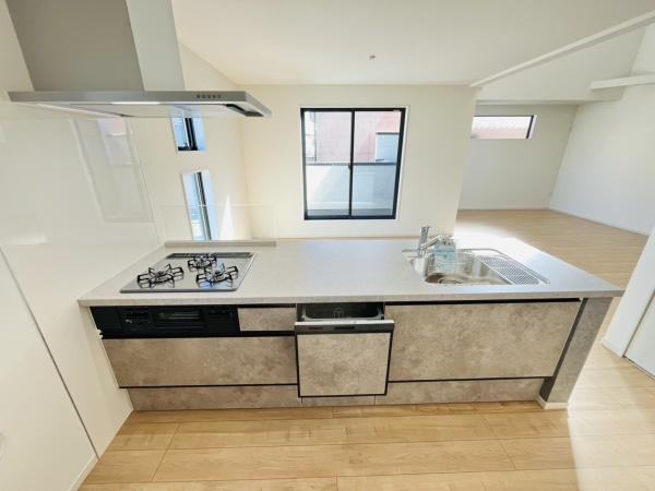 �_�ސ쌧������s�{��3���ڂ̐V�z��ˌ��ẴL�b�`��