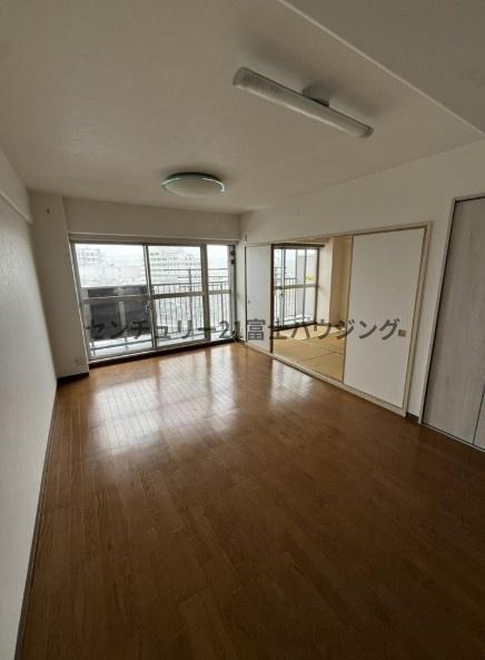 �_�ސ쌧����s����1���ڂ̒��Ã}���V�����̃��r���O