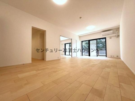 �_�ސ쌧����s�ғ�������2���� 1-4�̒��Ã}���V�����̃��r���O