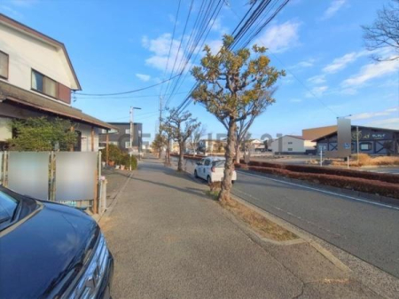 �_�ސ쌧����s�����̐V�z��ˌ��Ă̑O�ʓ��H�܂ތ��n�ʐ^