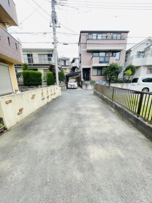 �_�ސ쌧����s���q�̒��È�ˌ��Ă̑O�ʓ��H�܂ތ��n�ʐ^