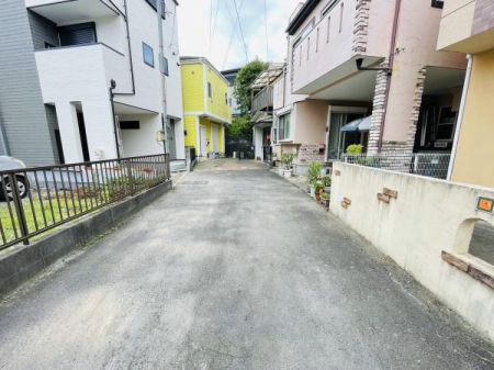 �_�ސ쌧����s���q�̒��È�ˌ��Ă̑O�ʓ��H�܂ތ��n�ʐ^