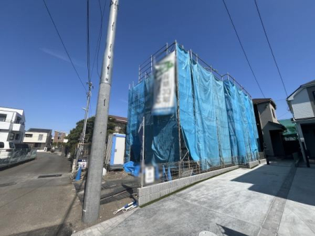 �_�ސ쌧������s���C�ݓ�4���ڂ̐V�z��ˌ��Ă̑O�ʓ��H�܂ތ��n�ʐ^