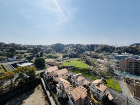 �_�ސ쌧����s�얼�̒��Ã}���V�����̏Z�˂���̒��]�ʐ^