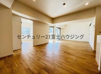 �_�ސ쌧���q�s���{�̒��Ã}���V�����̃��r���O