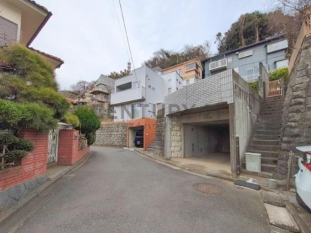 �_�ސ쌧����s�А�1���ڂ̓y�n�̑O�ʓ��H�܂ތ��n�ʐ^