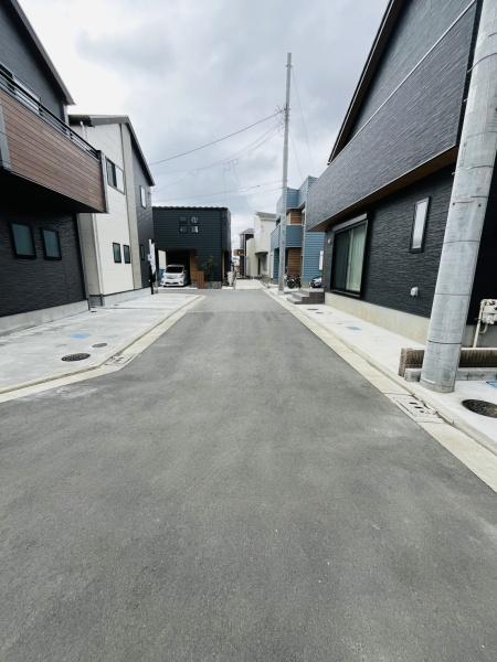 �_�ސ쌧������s���h�̐V�z��ˌ��Ă̑O�ʓ��H�܂ތ��n�ʐ^