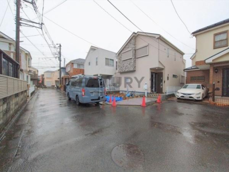 �_�ސ쌧������s�����u2���ڂ̐V�z��ˌ��Ă̑O�ʓ��H�܂ތ��n�ʐ^