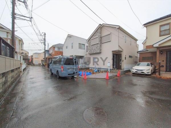 �_�ސ쌧������s�����u2���ڂ̐V�z��ˌ��Ă̑O�ʓ��H�܂ތ��n�ʐ^