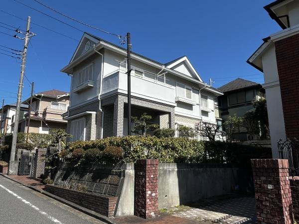 �_�ސ쌧���l�s���Ή�7���ڂ̒��È�ˌ��Ă̑O�ʓ��H�܂ތ��n�ʐ^