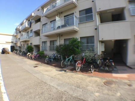 �_�ސ쌧������s���Q2���ڂ̒��Ã}���V�����̃G���g�����X