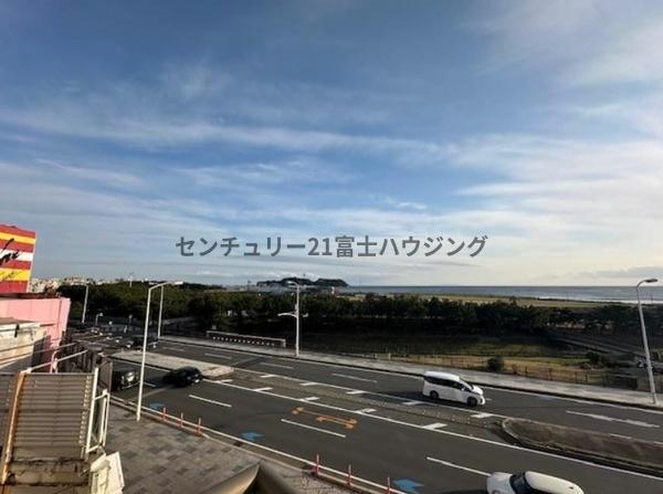 �_�ސ쌧����s�����C��2���ڂ̒��Ã}���V�����̏Z�˂���̒��]�ʐ^