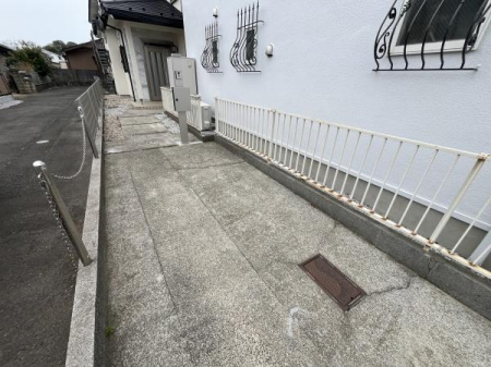 �_�ސ쌧������s���c1���ڂ̒��È�ˌ��Ă̑O�ʓ��H�܂ތ��n�ʐ^