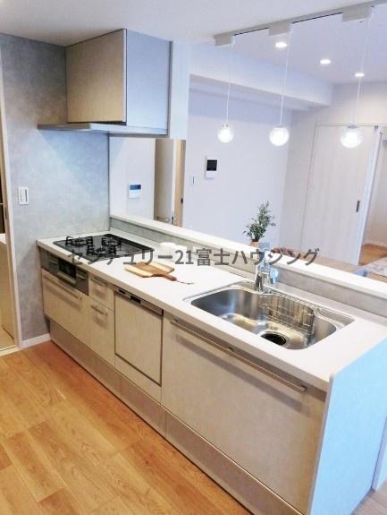 �_�ސ쌧����s����̒��Ã}���V�����̃L�b�`��