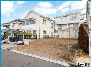 �_�ސ쌧����s�����̐V�z��ˌ��Ă̑O�ʓ��H�܂ތ��n�ʐ^