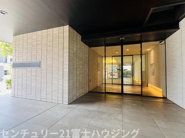 �_�ސ쌧������s�ԏ����̒��Ã}���V�����̃G���g�����X