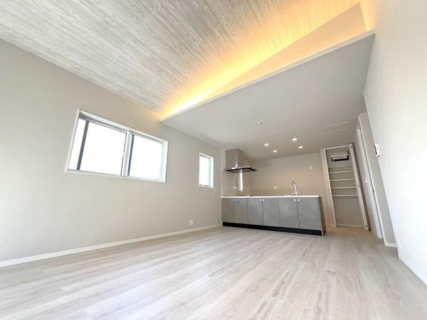 �_�ސ쌧������s�����u1���ڂ̐V�z��ˌ��Ẵ��r���O