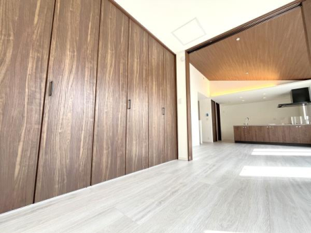 �_�ސ쌧������s�����u1���ڂ̐V�z��ˌ��Ẵ��r���O