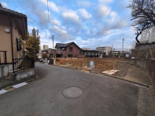 �_�ސ쌧����s�А�1���ڂ̓y�n�̑O�ʓ��H�܂ތ��n�ʐ^