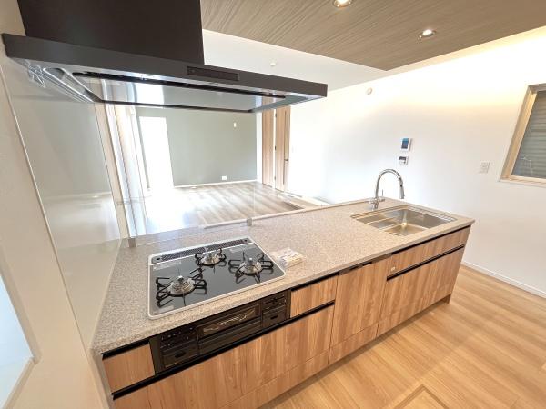 �_�ސ쌧������s�����u1���ڂ̐V�z��ˌ��ẴL�b�`��