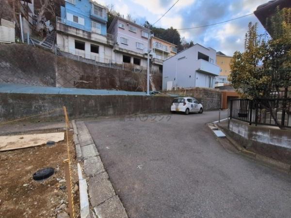 �_�ސ쌧����s�А�1���ڂ̓y�n�̑O�ʓ��H�܂ތ��n�ʐ^